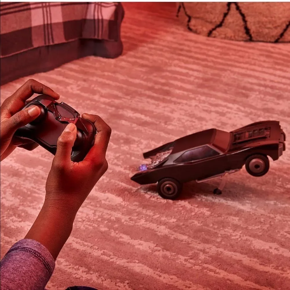 Spin Master Batman Turbo Boost Batmobile‎ DC Wheelie Action Remote Toy